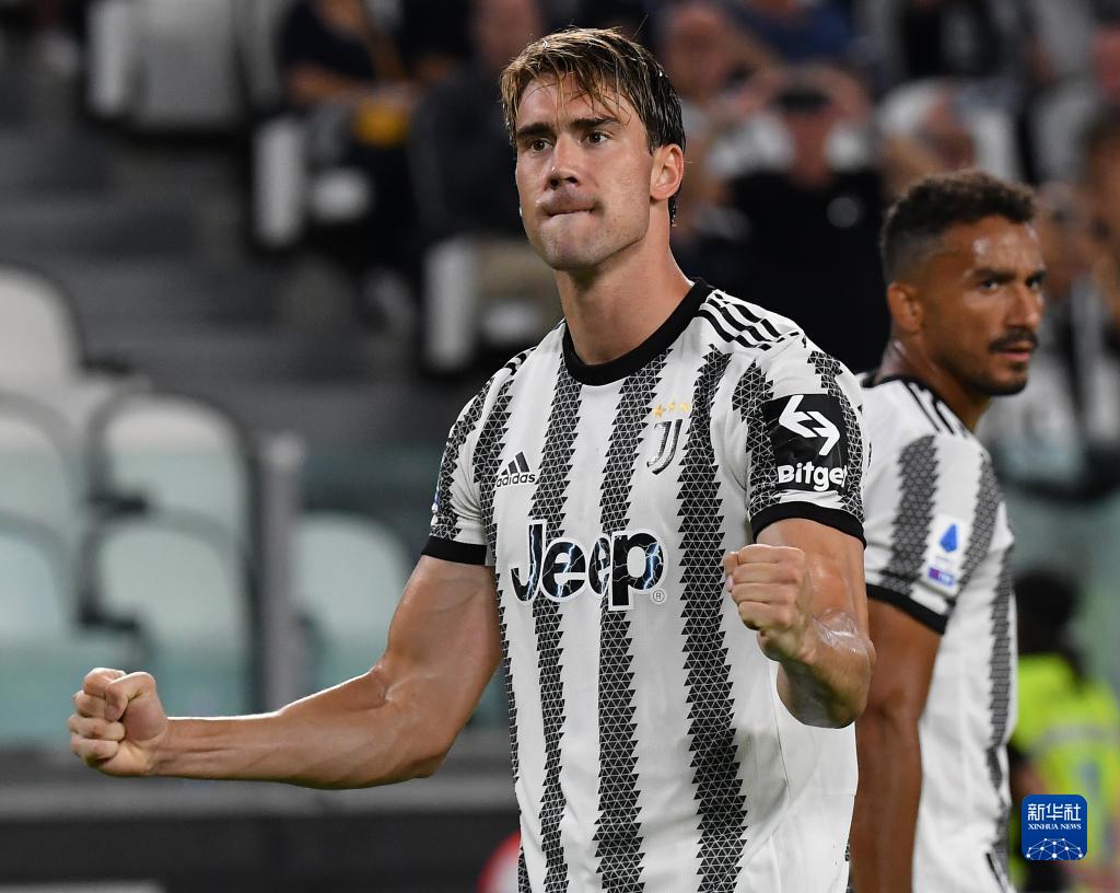 冬窗转会市场：罗马锁定齐尔克泽与法比奥·席尔瓦，能否逆袭重回巅峰？（罗马冬窗瞄准齐尔克泽与法比奥·席尔瓦：能否强势回归巅峰？）