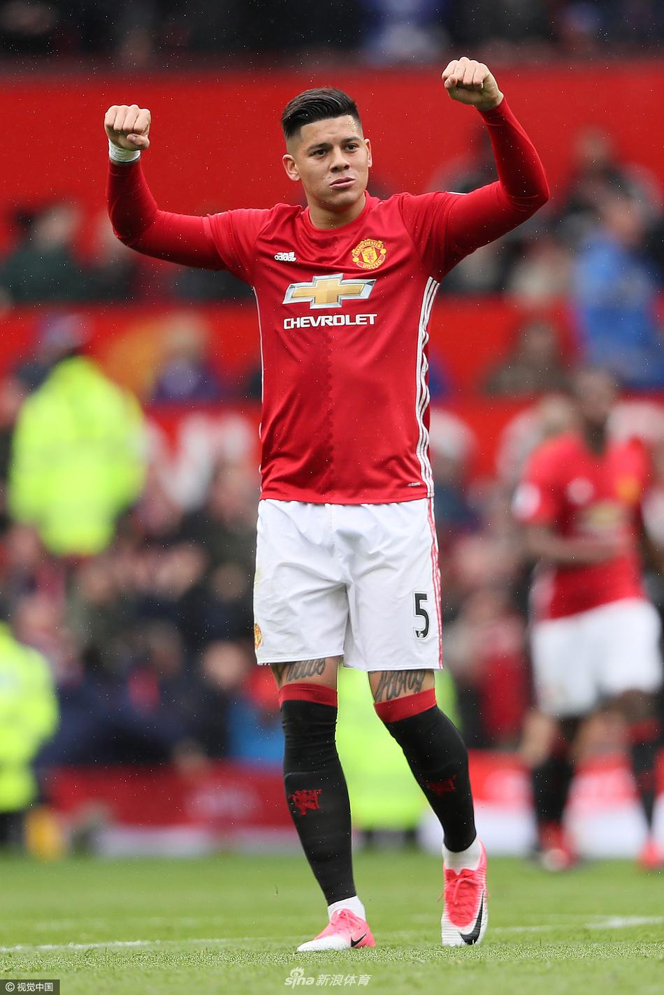 湖人官方：詹姆斯因左脚伤病管理，明日比赛出战成疑（湖人通告：因左脚伤病管理，詹姆斯明日出场成疑）