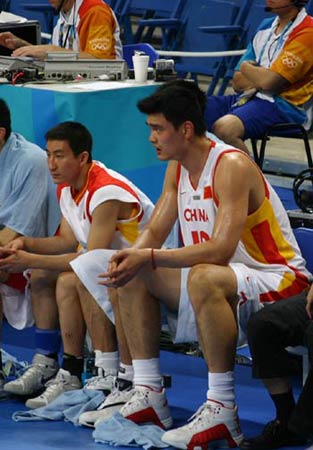 梅里诺玩二选一：佩德里＞维蒂尼亚、厄德高、罗德里（梅里诺做出选择：佩德里力压维蒂尼亚、厄德高与罗德里）