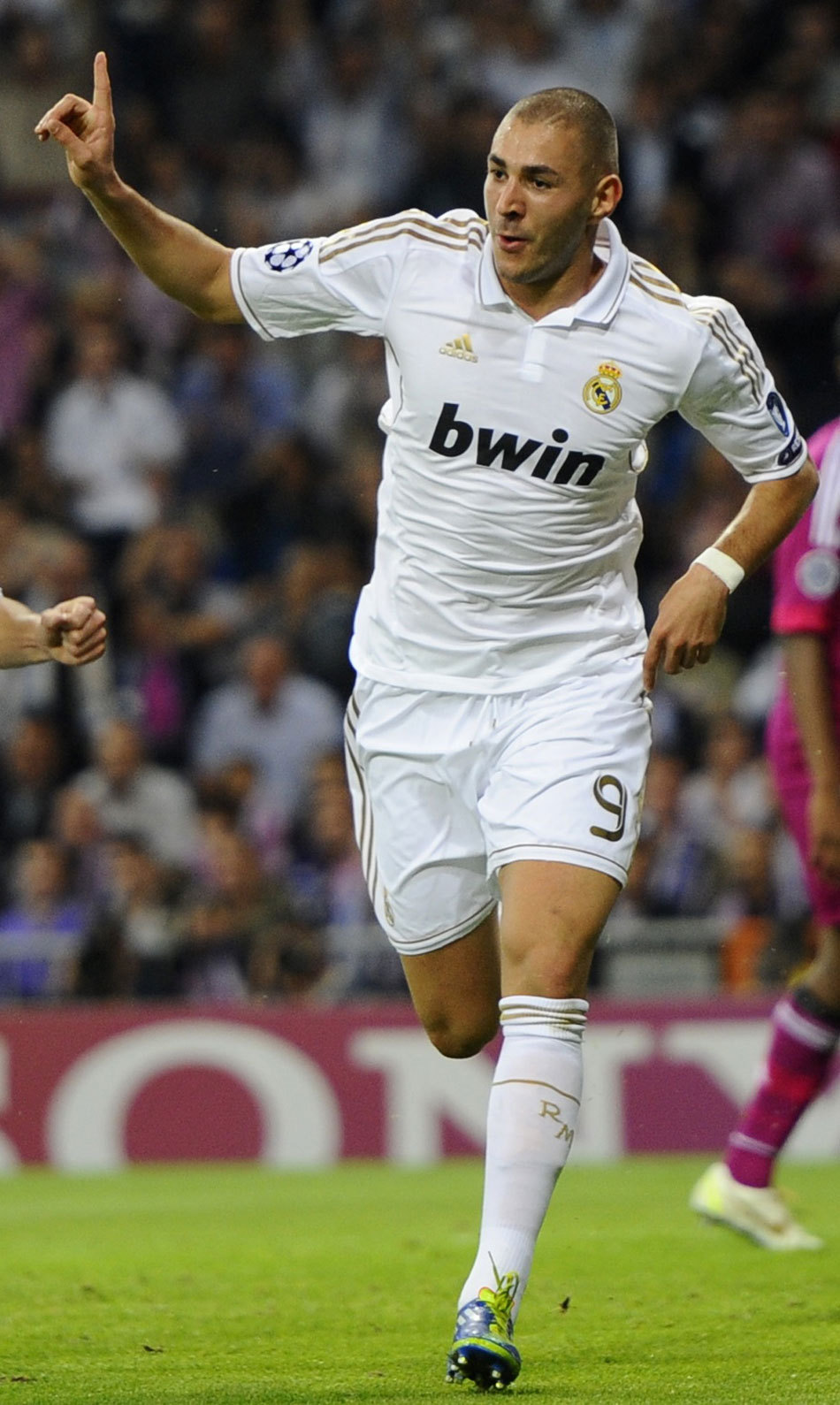 陈泽仕：踢的队伍多了，遇到韩国队这一类对手时也会更加自如（陈泽仕：比赛踢得多了，遇到韩国队这类对手会更从容）